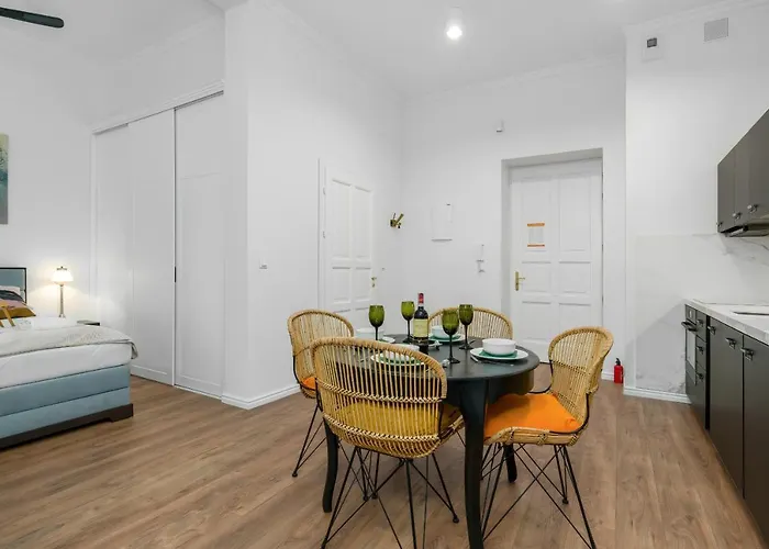 شقة Deluxe Mtp Matejki By Renters *