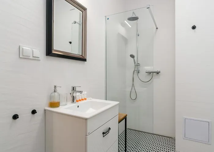 Deluxe Mtp Matejki By Renters * بوزنان