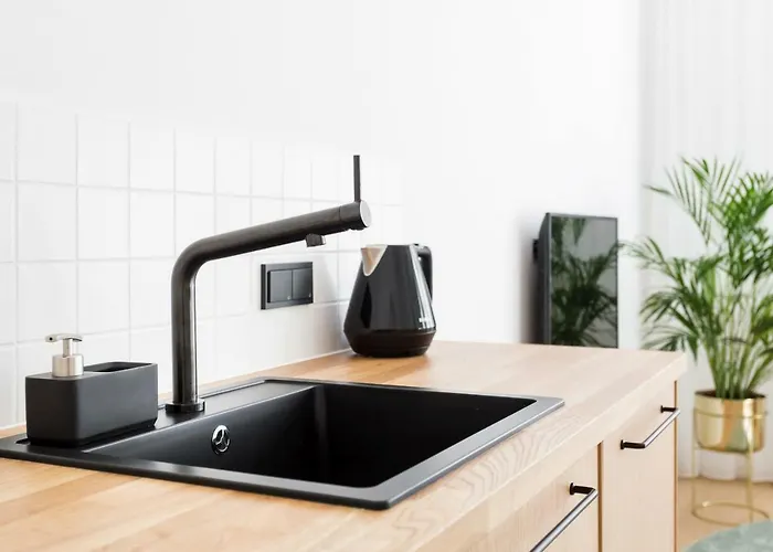 Deluxe Mtp Matejki By Renters شقة بوزنان