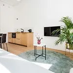 Deluxe Mtp Matejki By Renters * ポズナン