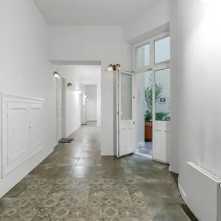 公寓 Deluxe Mtp Matejki By Renters *