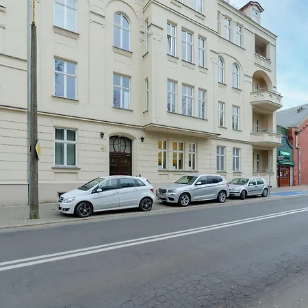 Deluxe Mtp Matejki By Renters Apartment Poznan