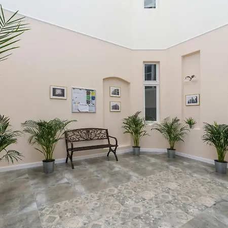 公寓 Deluxe Mtp Matejki By Renters *