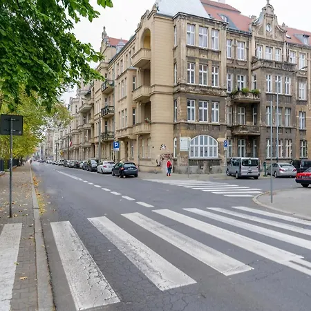 Deluxe Mtp Matejki By Renters * 波兹南