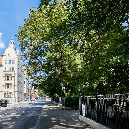 Deluxe Mtp Matejki By Renters *