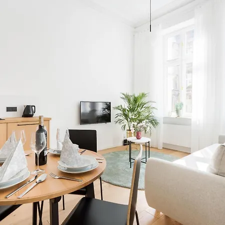 公寓 Deluxe Mtp Matejki By Renters *