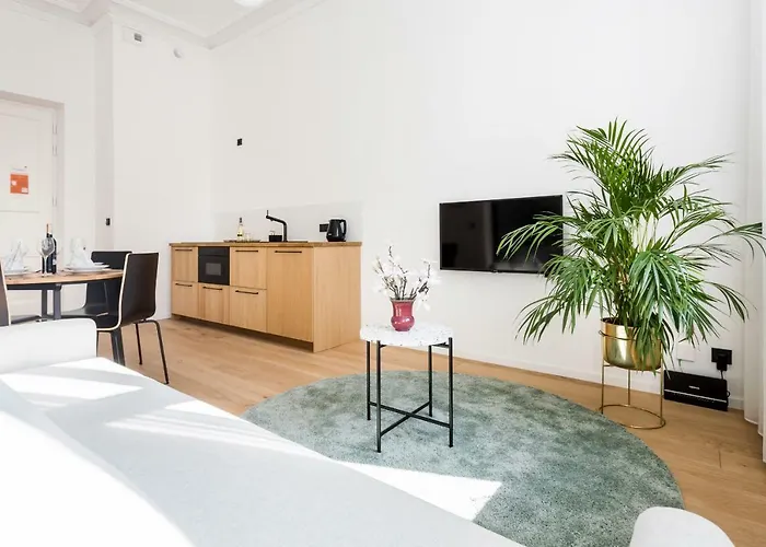 Deluxe Mtp Matejki By Renters * Poznan